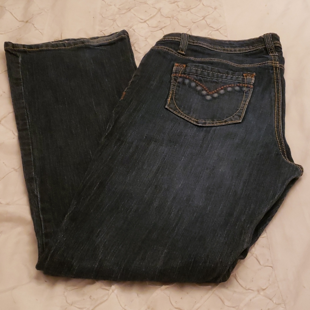 SOLD 🎁50% off  Apt 9 jeans